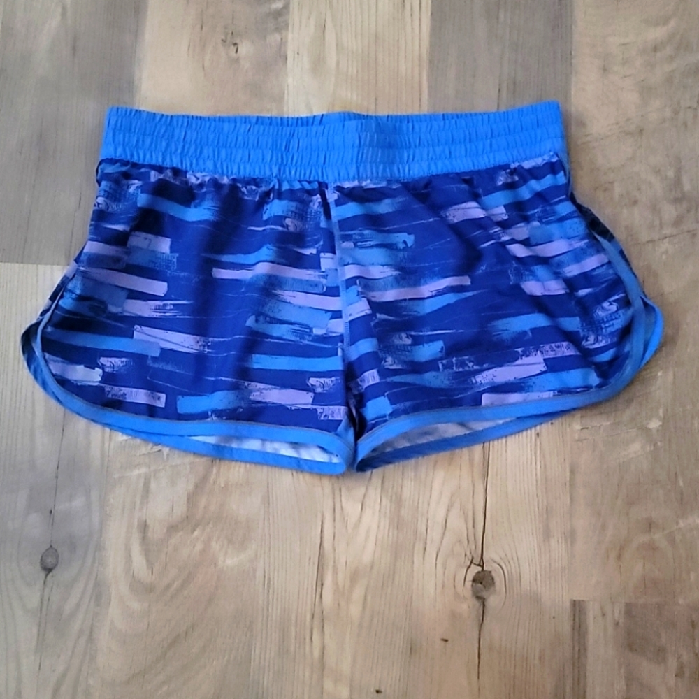 Women's XLg Under Armour shorts
